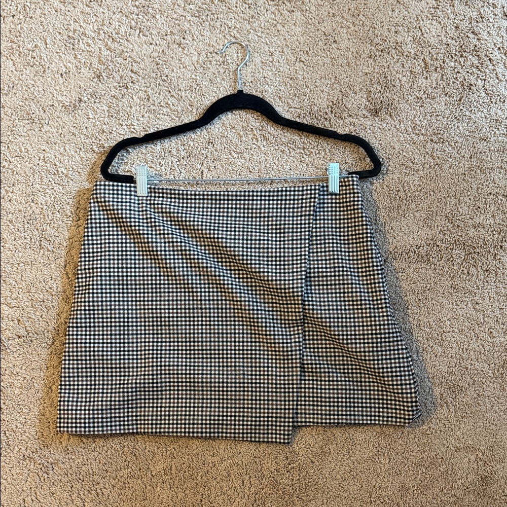 Classic Black and White Checkered Skirt